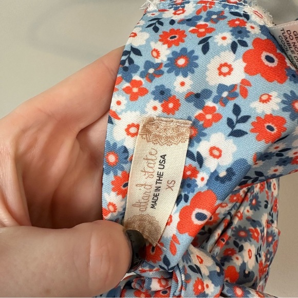 Altar'd State | Colorful Ditsy Floral Tie Back Cropped Halter Top Size XS - Picture 5 of 5